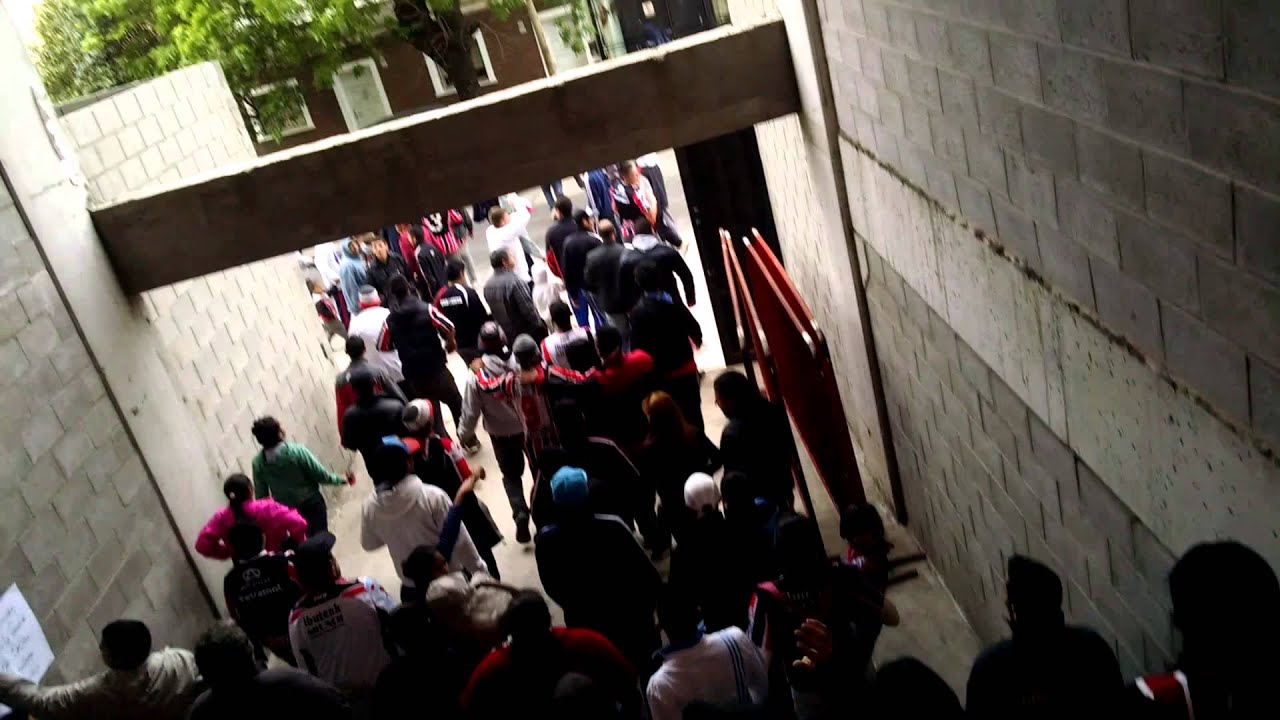 Ahí viene Chaca por el callejón
