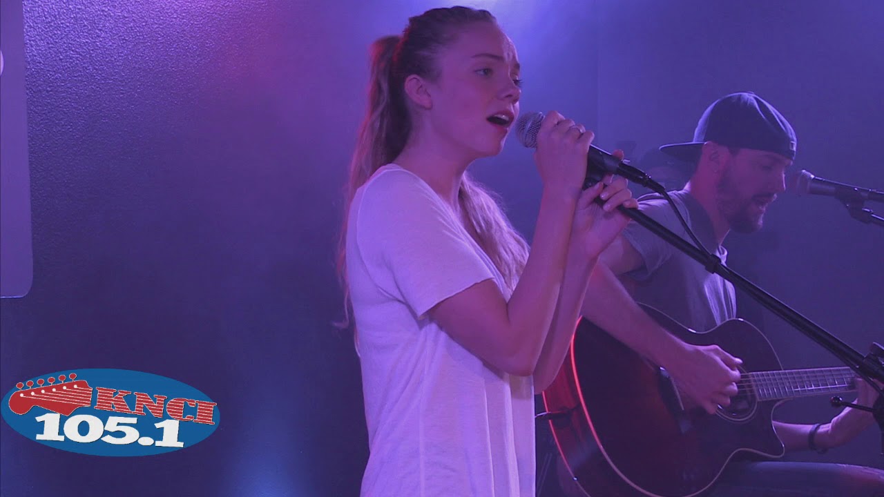 Danielle Bradbery - Sway (Live)