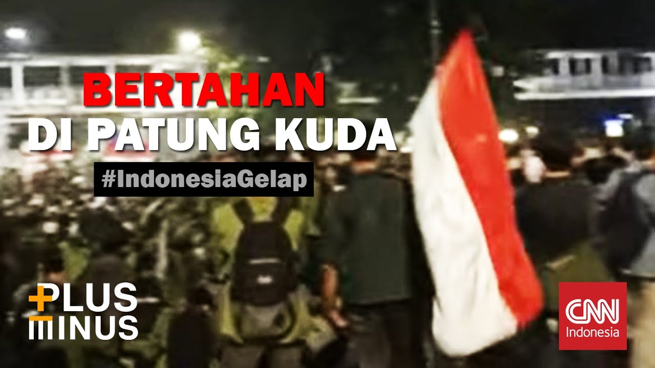 Live! Demo Mahasiswa #IndonesiaGelap Bertahan di Patung Kuda #PlusMinusLive