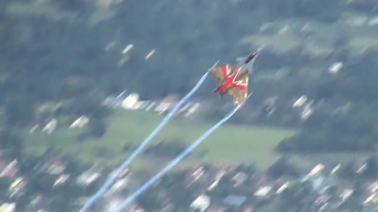 Rafale Solo Dispay en vol au dessus du lac du Bourget lors du meeting Navig'Aix 2014