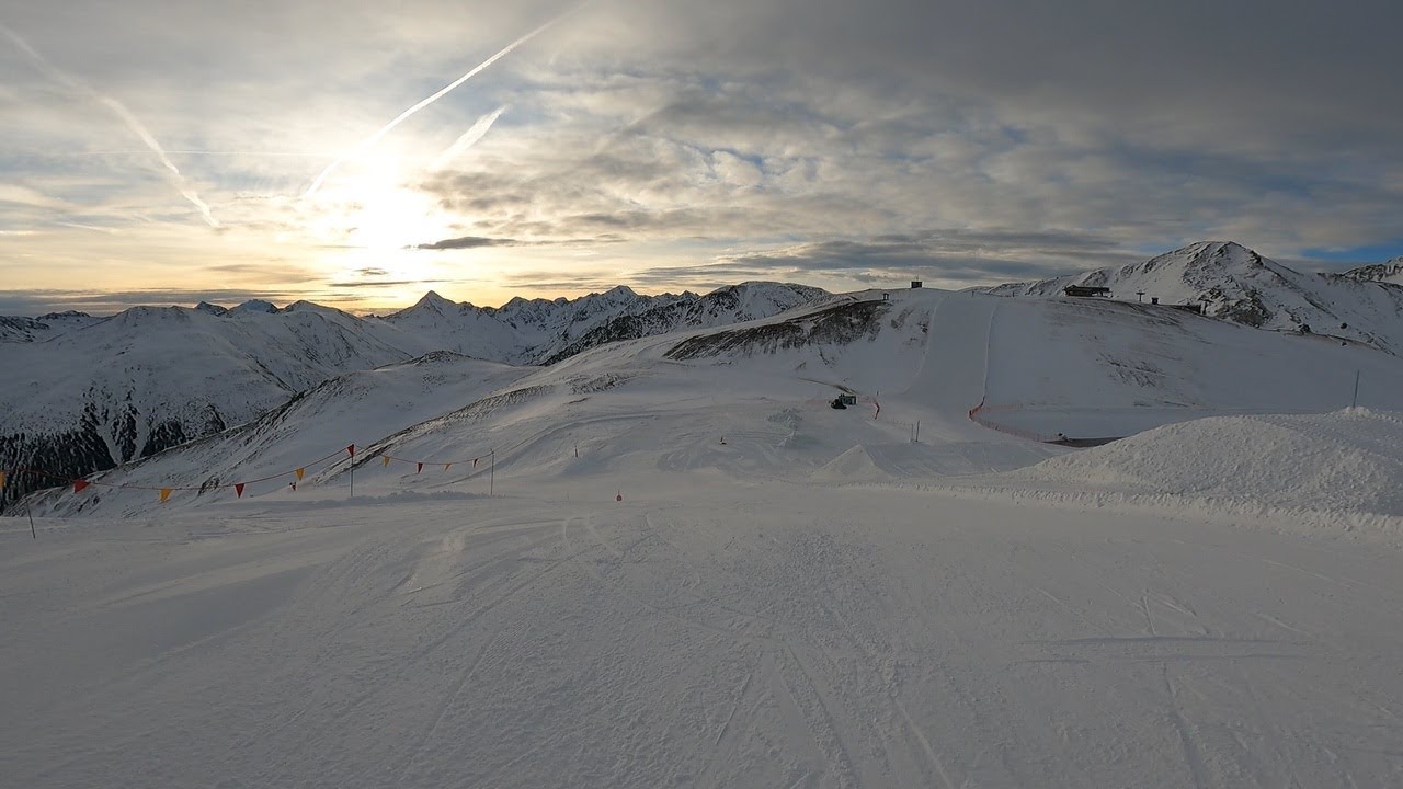 Carosello 3000 Morning Ski Adventure: Livigno, Italy