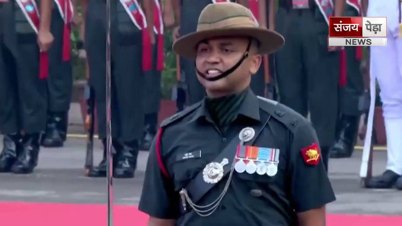 PM Modi&rsquo;s Red Tie-and-Dye Turban Steals the Spotlight