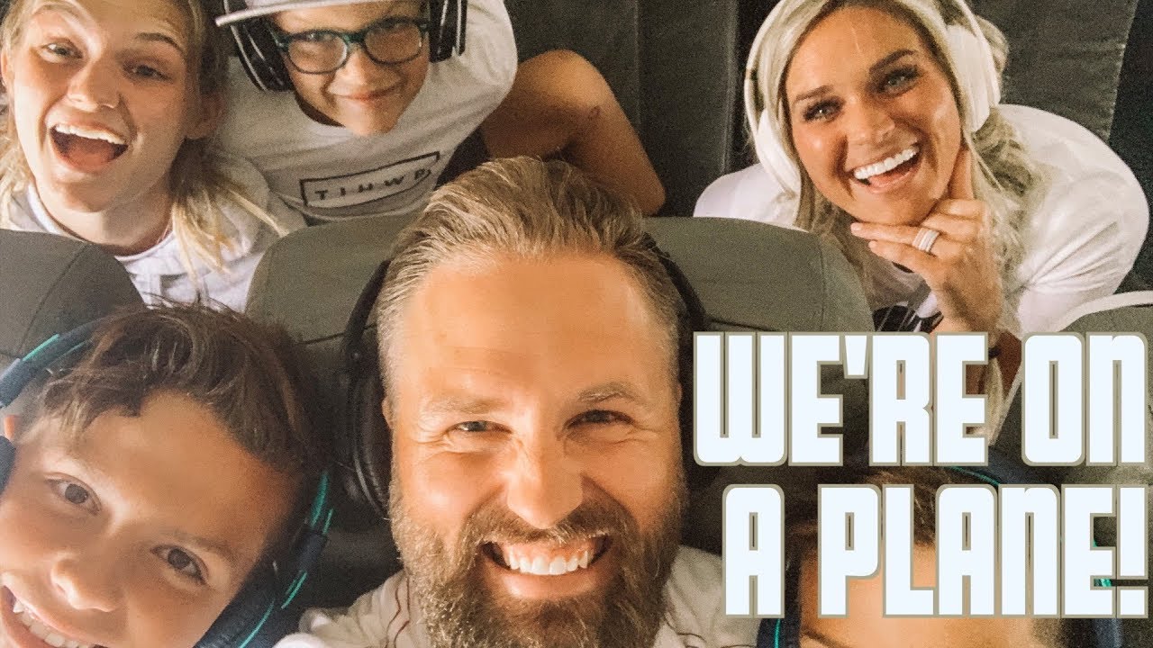 WE'RE ON A PLANE | TRAVEL TO PUERTO RICO | #ABCYA2019 CRUISE
