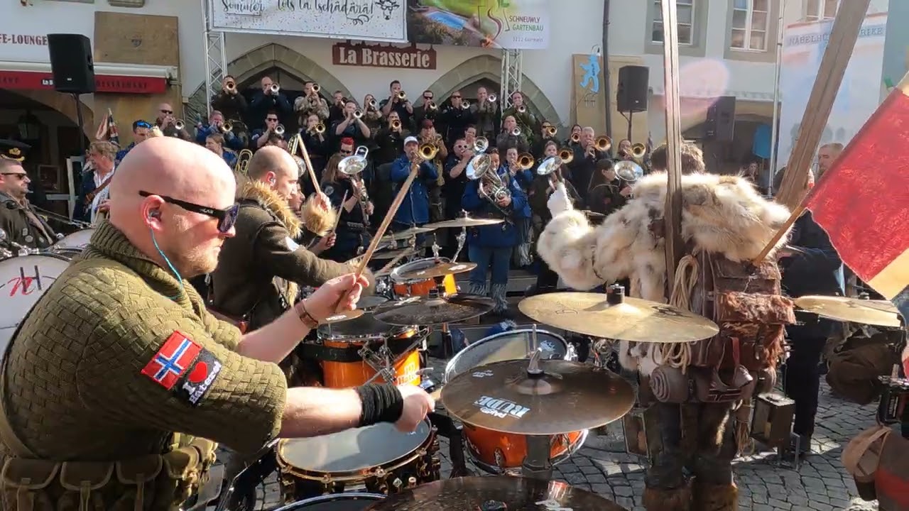 LES NÄBELHÜÜLER ÄBIKE