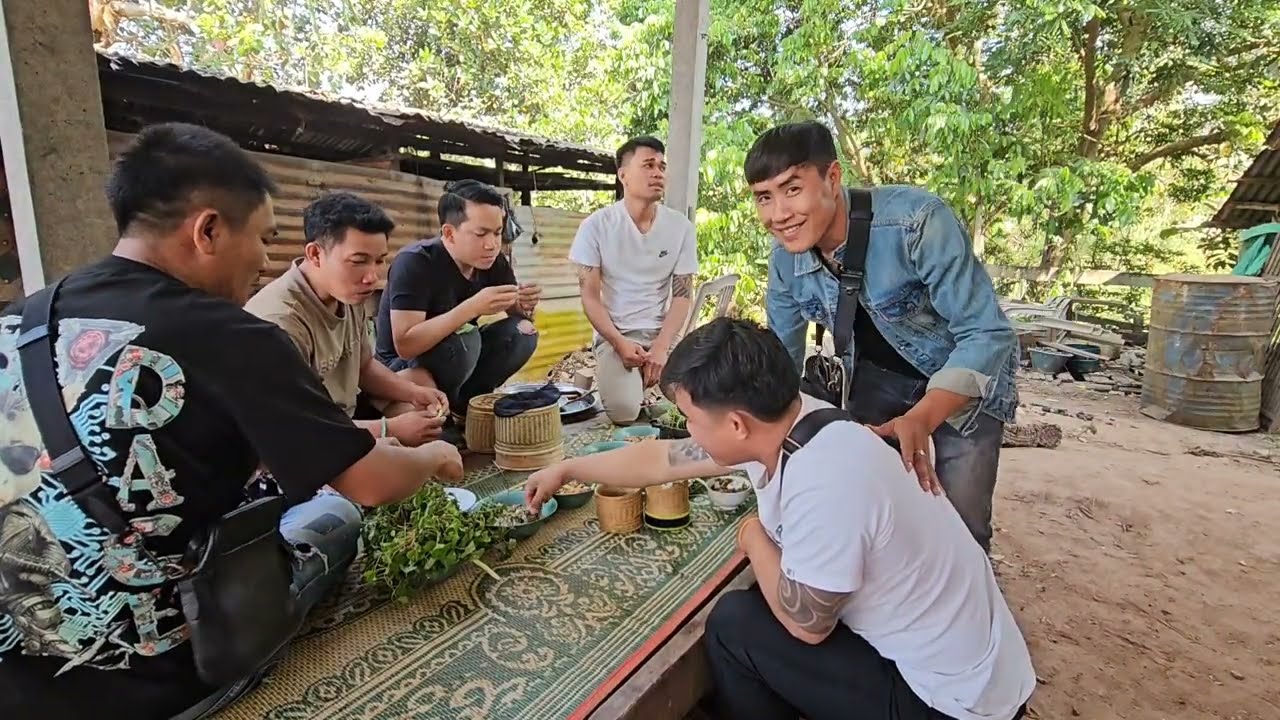 จะเกิดอะไรขึ้นเมื่อทีมงานมารวมตัวกินกินข้าวสามัคคีก็....