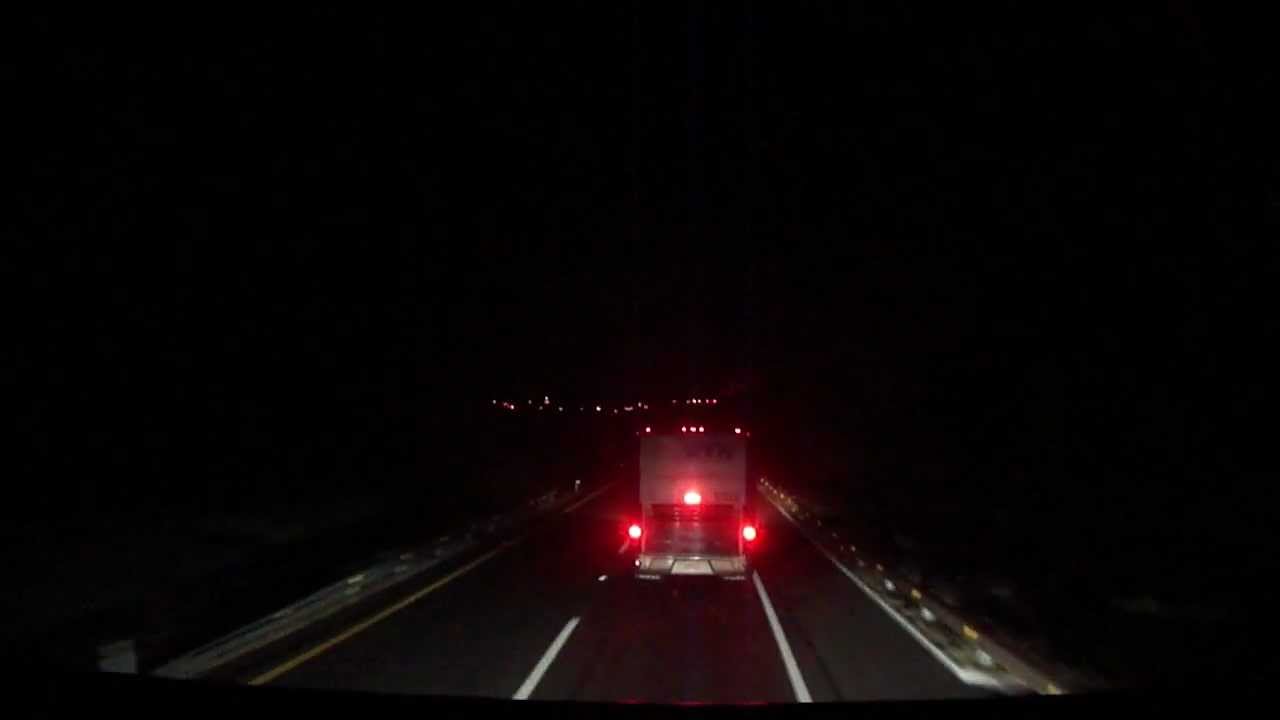 ETN 2 PISOS EN AUTOPISTA DE NOCHE.