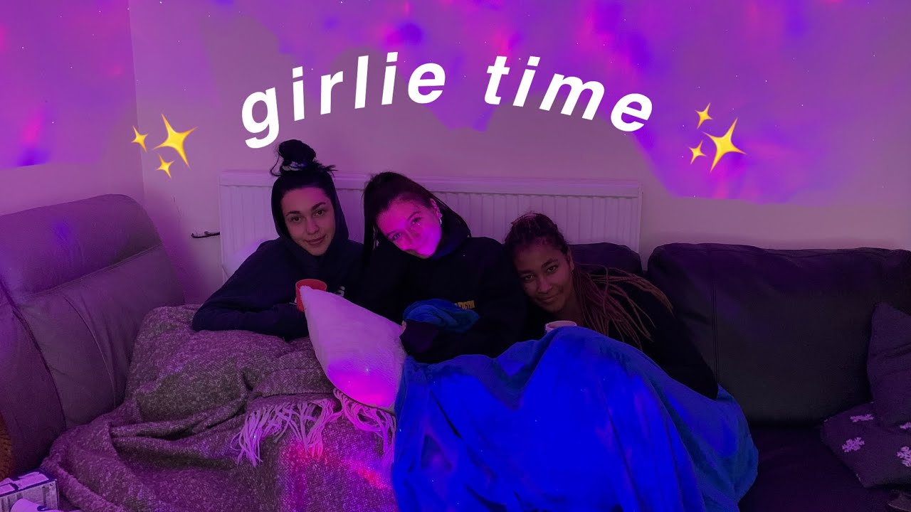spend a NIGHT IN with me at UNI | house movie night hehe