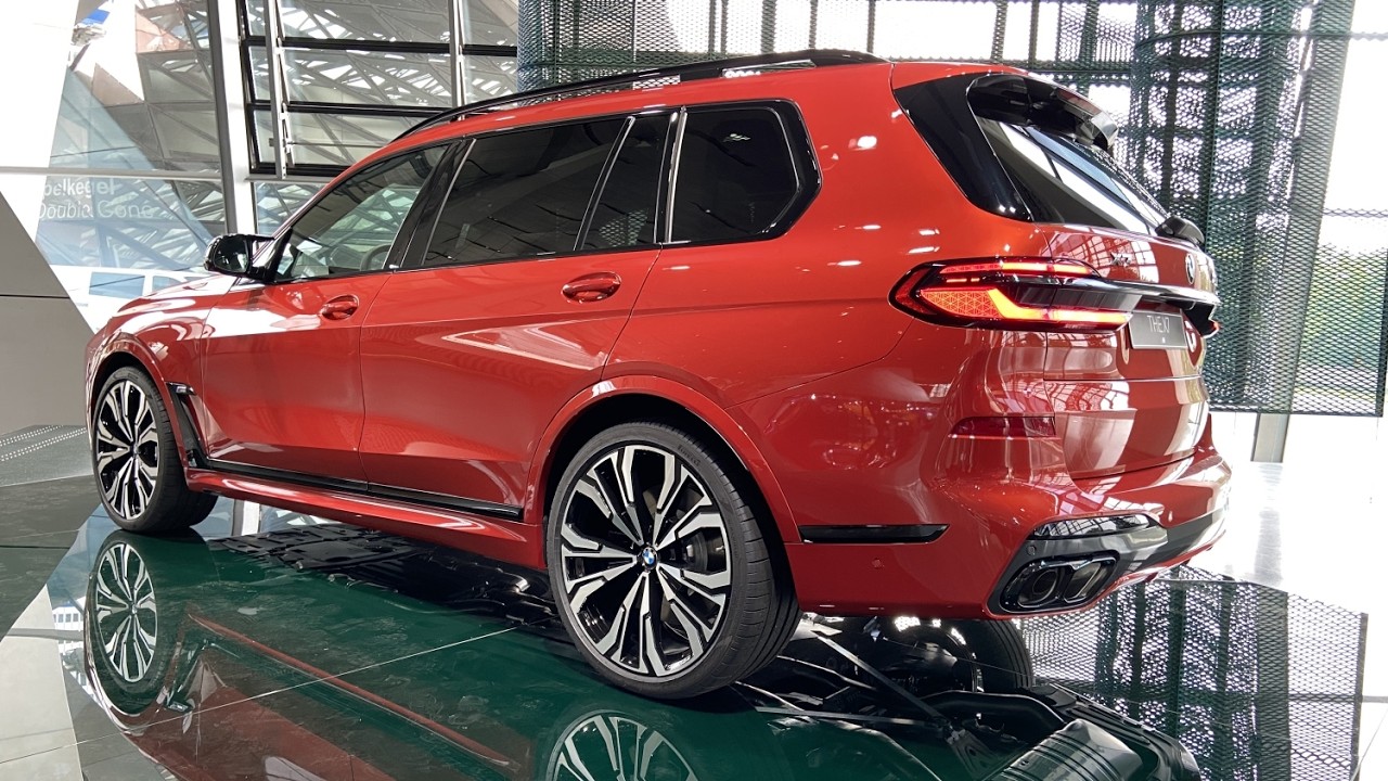 2024 BMW X7 M60i xDrive G07 in Sakhir Orange Metallic