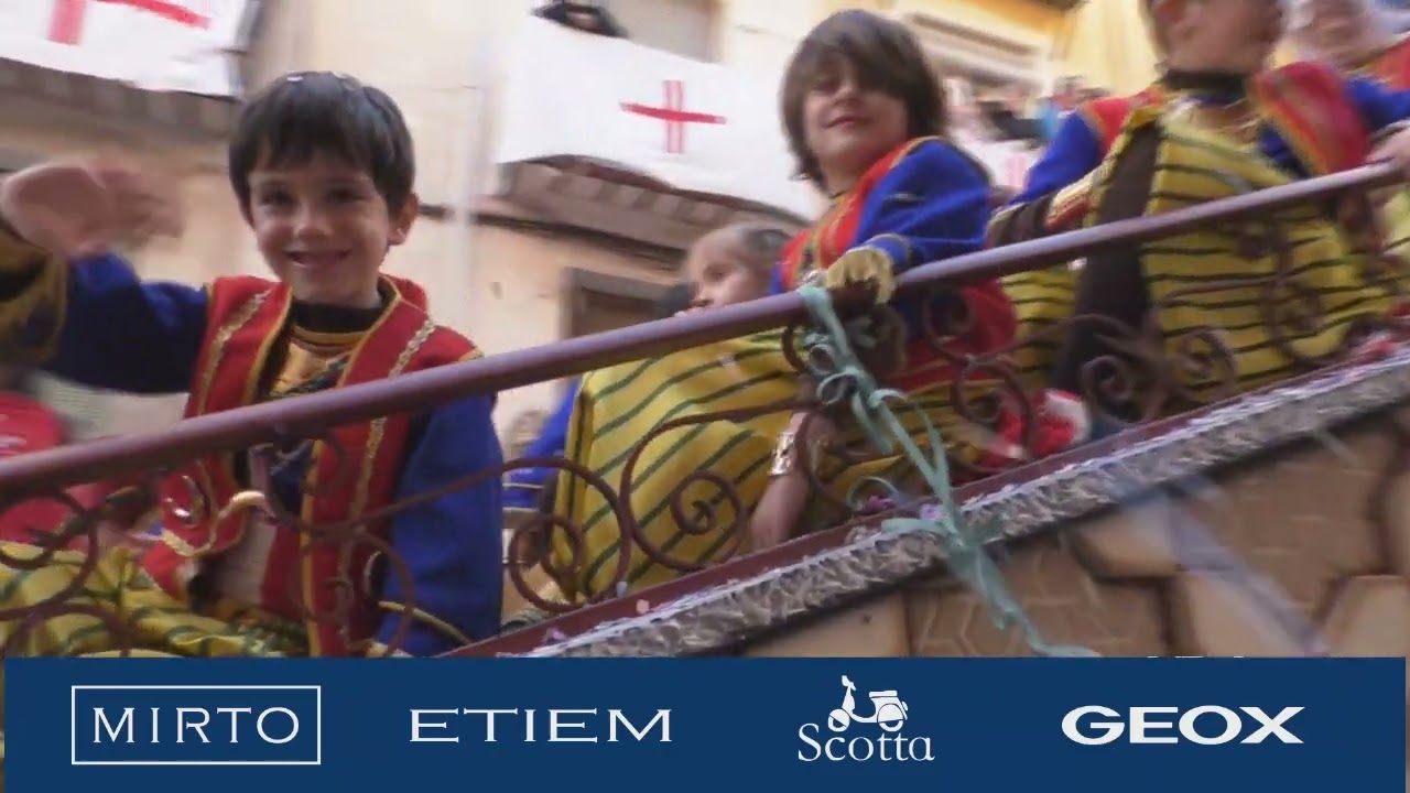 Alferes Moro 2022 Alcoi. Filà Ligeros. Darreres esquadres i carrosses. Entrada Mora. ARAMULTIMÈDIA