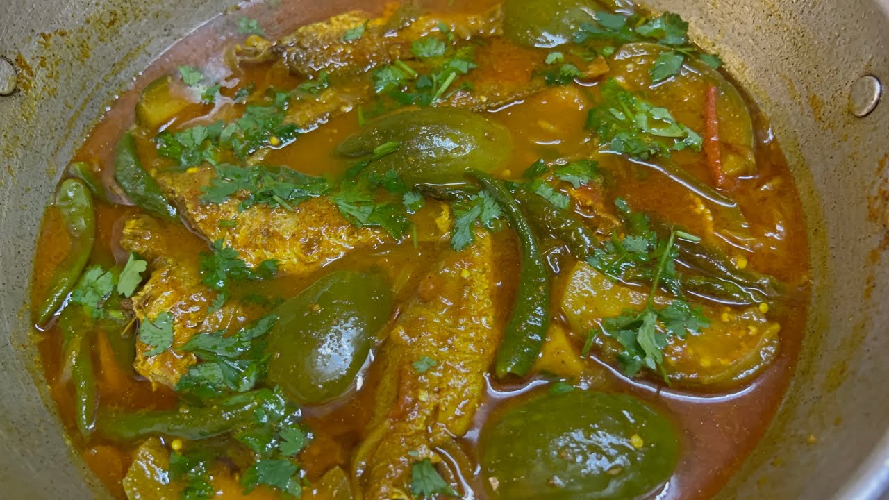 Choto telapia mach diye matir alu begun diye jhol | ছোট তেলাপিয়া মাছ দিয়ে মাটির আলু বেগুন দিয়ে ঝোল