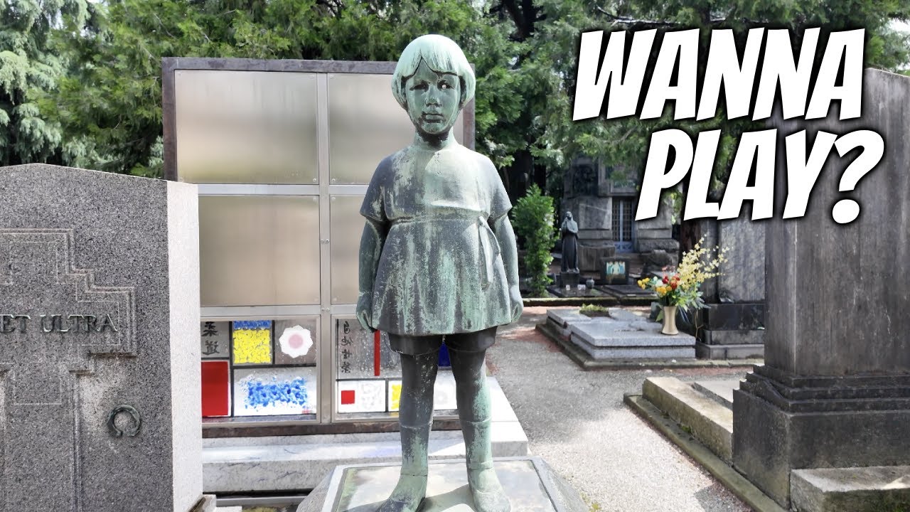 Creepy Cemetery Statue Made Me Jump - Milan 🇮🇹