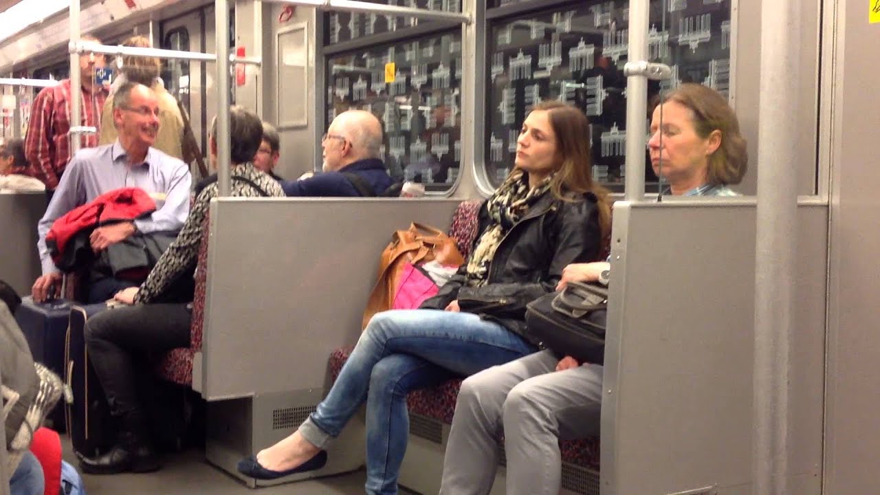 Mitfahrt BVG-Baureihe F auf U-Bahn U7 Berlin (Bismarckstrasse-Konstanzer Straße) subway ride