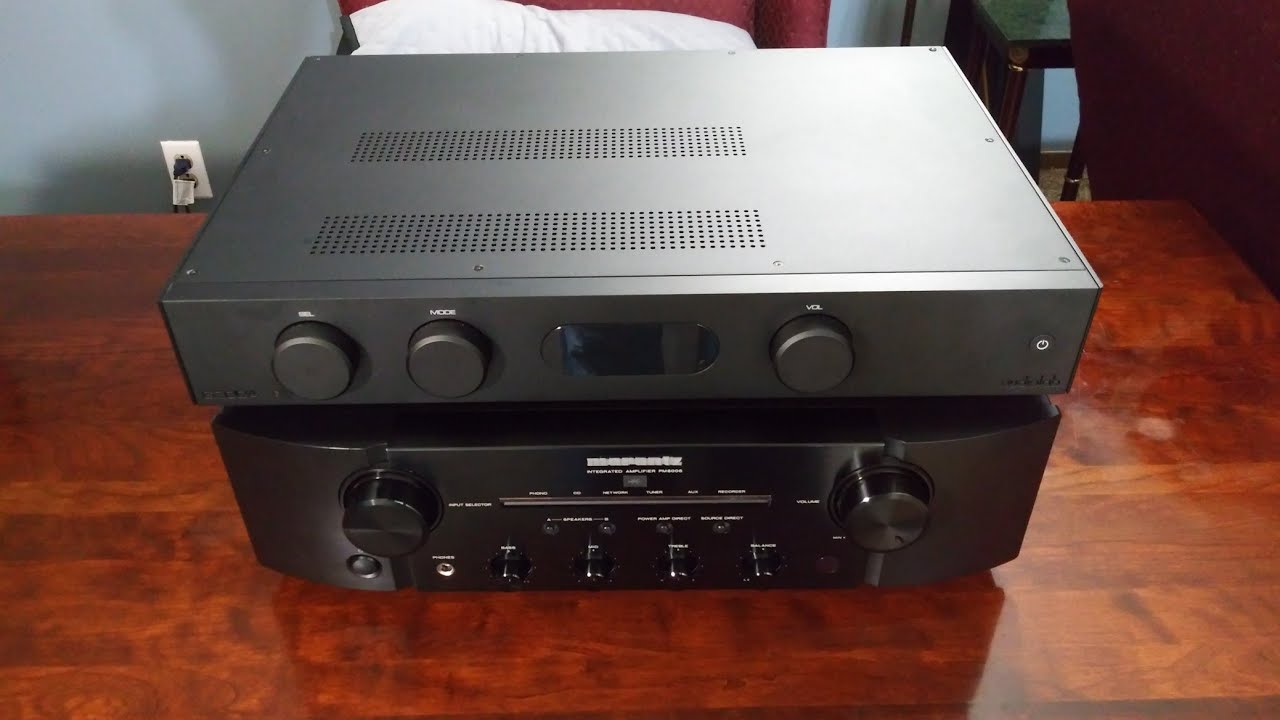 Battle of the Integrated amps !  Marantz PM 8006 vs Audiolab 8300a Sound Impressions/Features 😆