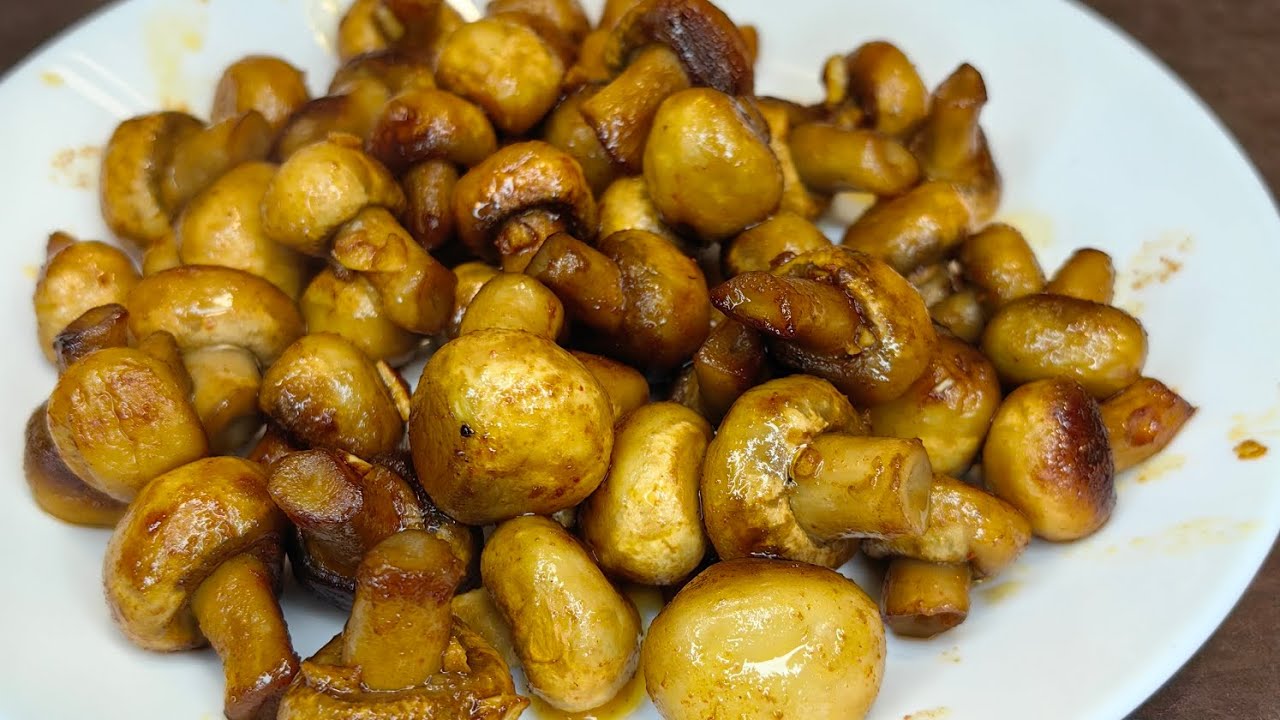 Bardzo smaczny przepis na pieczarki smażone na patelni! Szybko i łatwo!