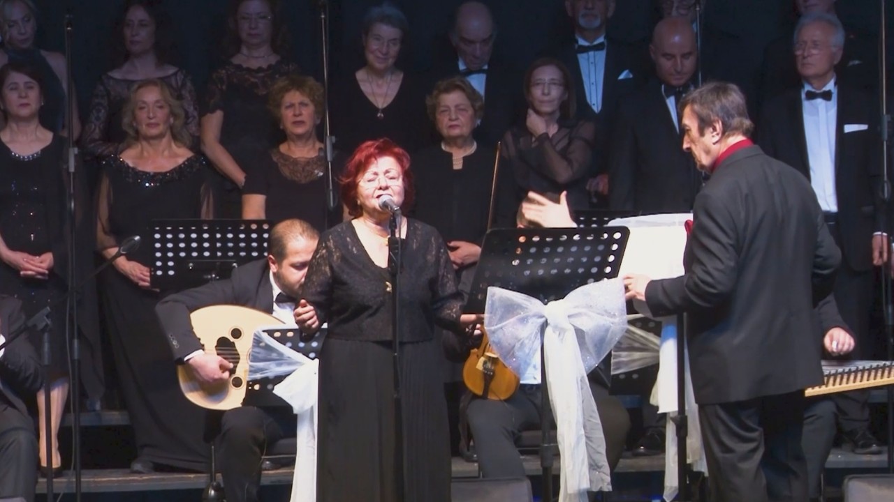 Akşam güneşi kalkmalı saçlara güller takmalı - Talia YAŞAR