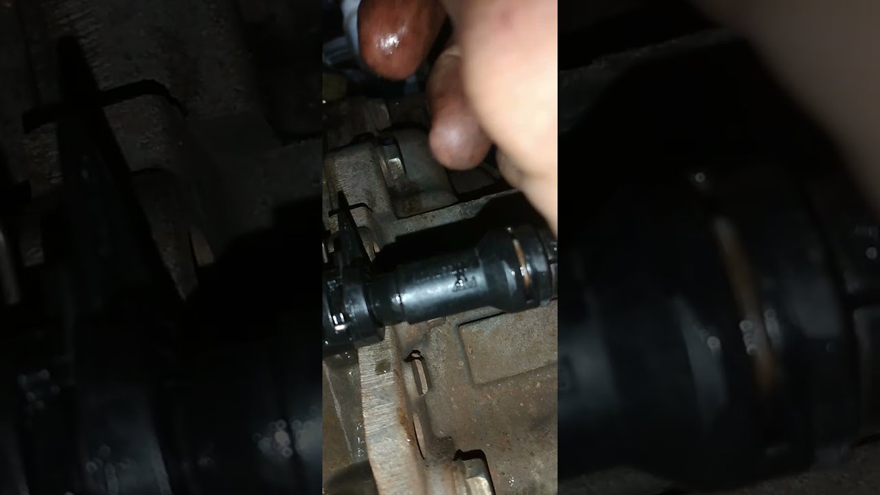 Como fazer a sangria do atuador de embreagem lado da caixa do ford KA 2018 atuador simples.