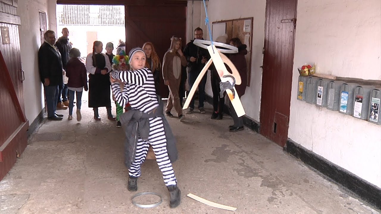 Fastelavn på Ishøj Teater og Bredekærgård - TV-Ishøj