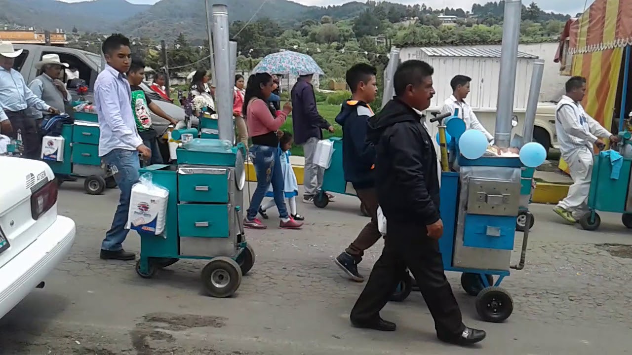 Procesion de carros de camotes Iglesia ala Cruz  San Lorenzo malacota