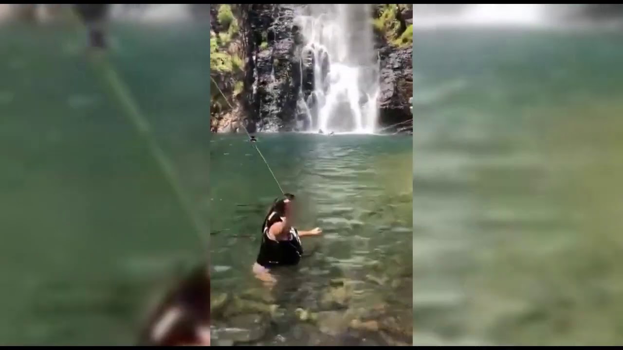 M&eacute;dica &eacute; picada por cobra jararaca em cachoeira e &eacute; internada na UTI; veja v&iacute;deo