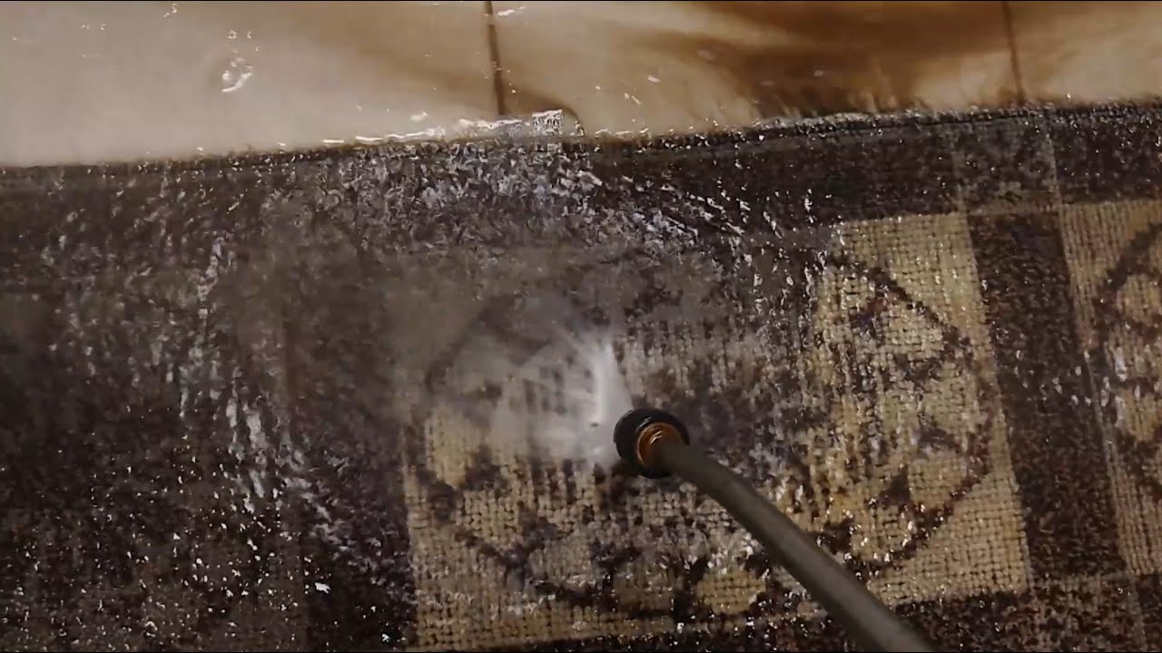 При стирке ковра 50-летней давности образовалась коричневая слизь. Сложно мыть, но я сохранила 💪😍🌊