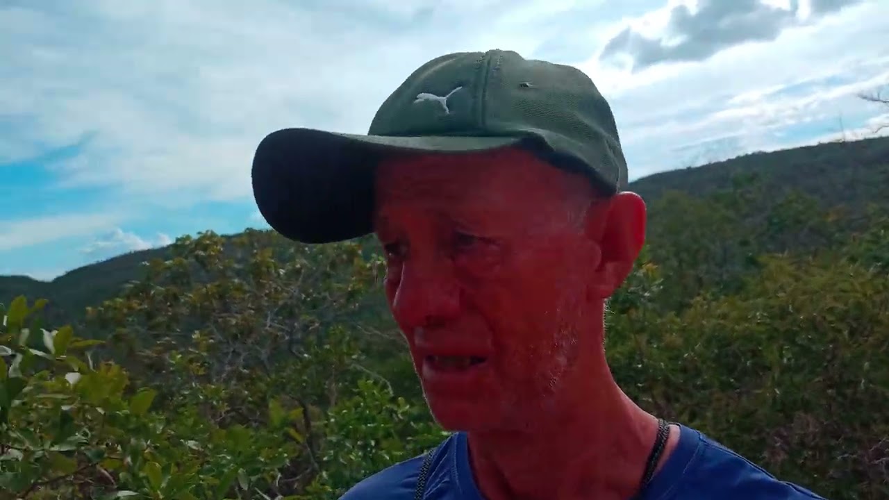 Trilha para o mirante do carroce, el as corredeiras do Rio preto 