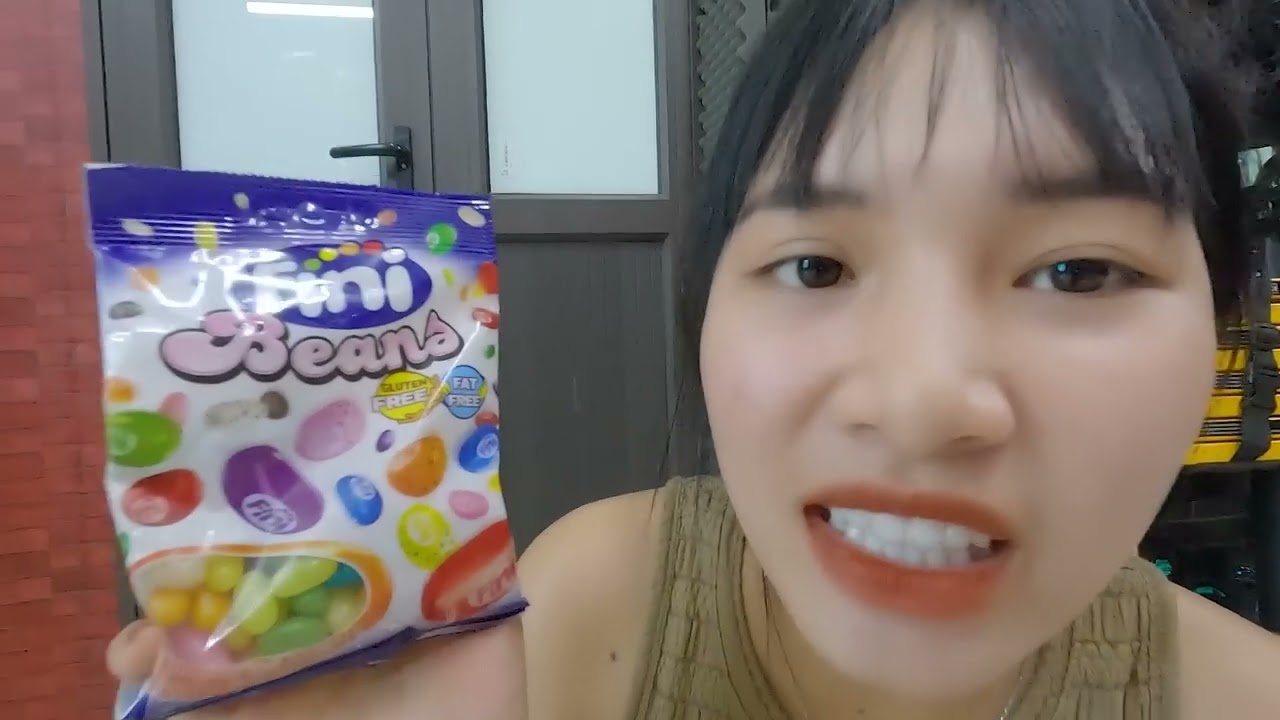 THỬ THÁCH MUA TẤT CẢ ĐỒ ĂN CẦU VÒNG ĐỒ ĂN NÀO NGON HƠN THẮNG TÊ TÊ HẰNG NGA