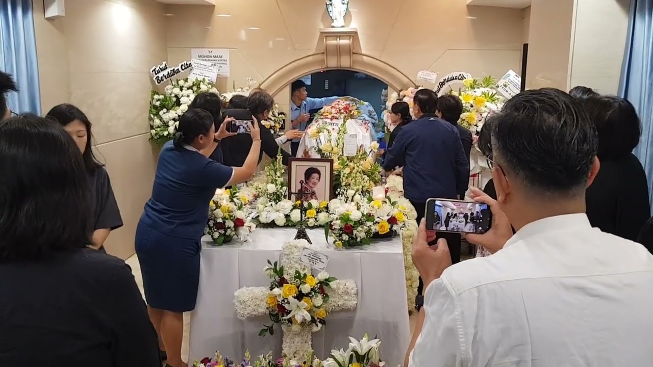 28 ✝️ Ibadat Kremasi ibu Margaretha Trisna dipimpin Romo Sis MSC, RD. G. Heaven Pluit🕯️11 Juli 2025.