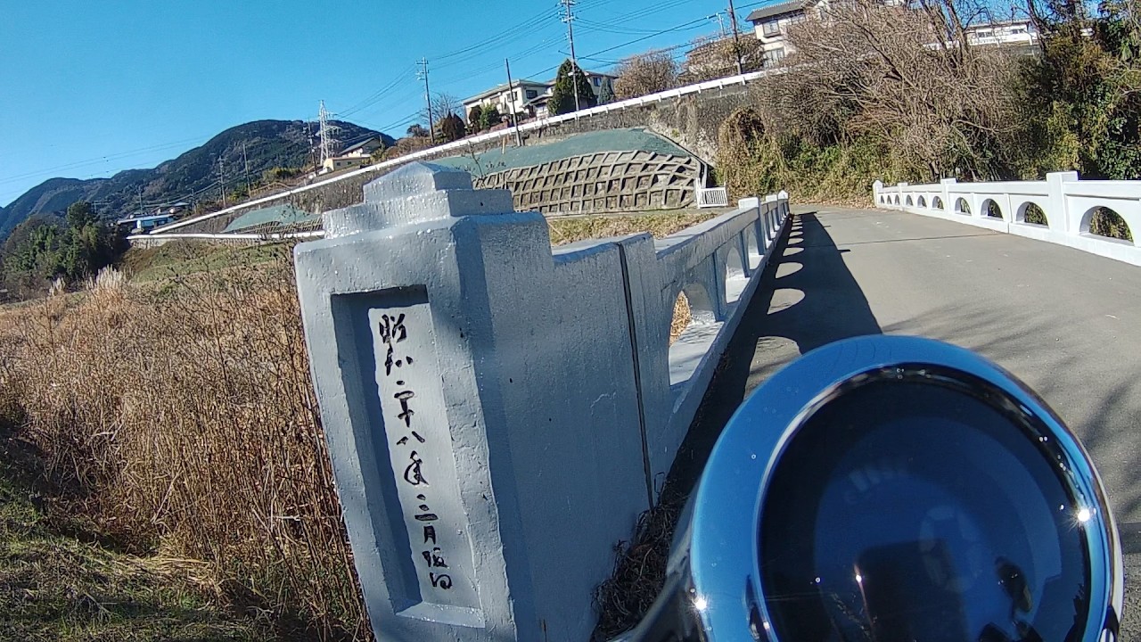 Monkey125 #1498 砂利道が楽しくなって次はK180履こうかと思ったけど縦溝見て考え直したやつ…