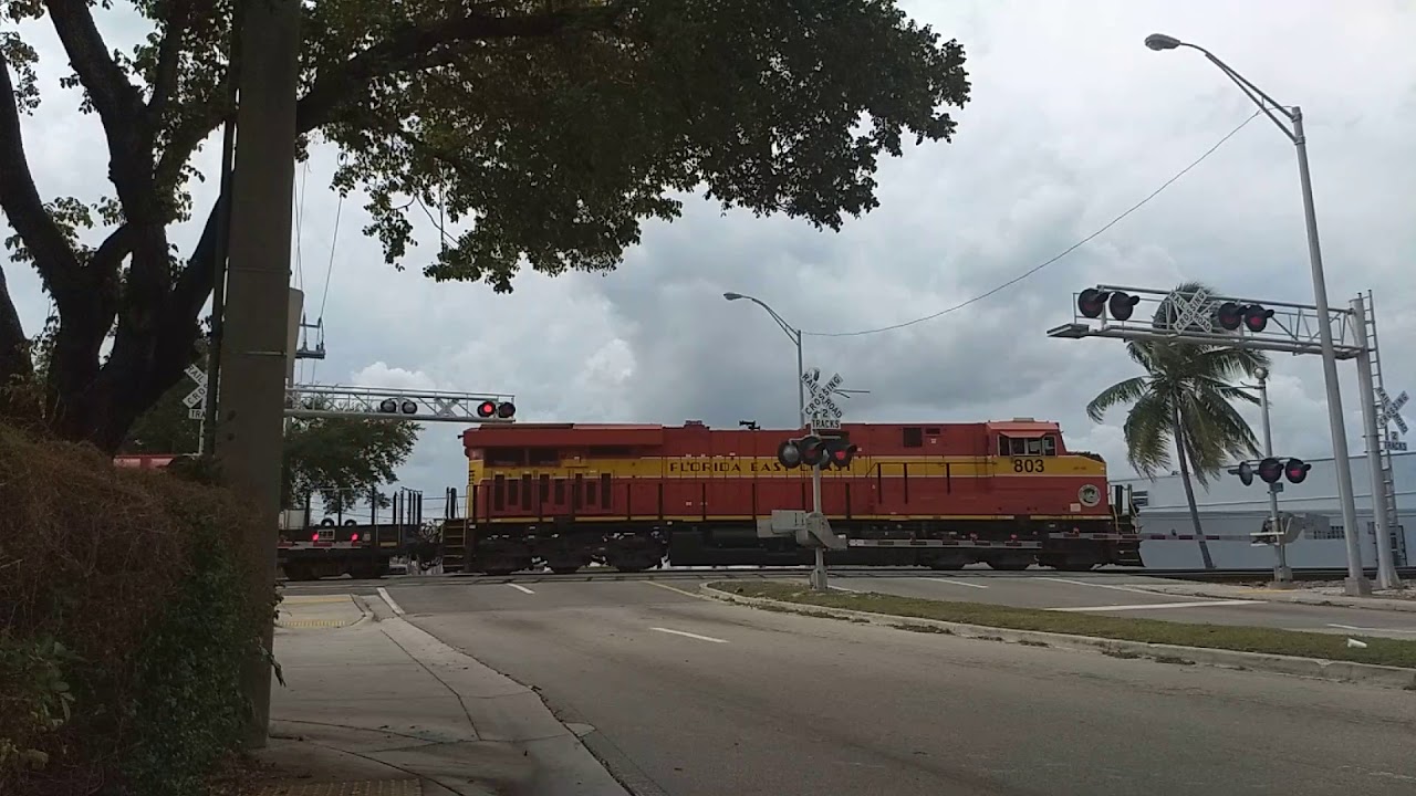 Railroad Crossing | NE 151st St, North Miami Beach, FL