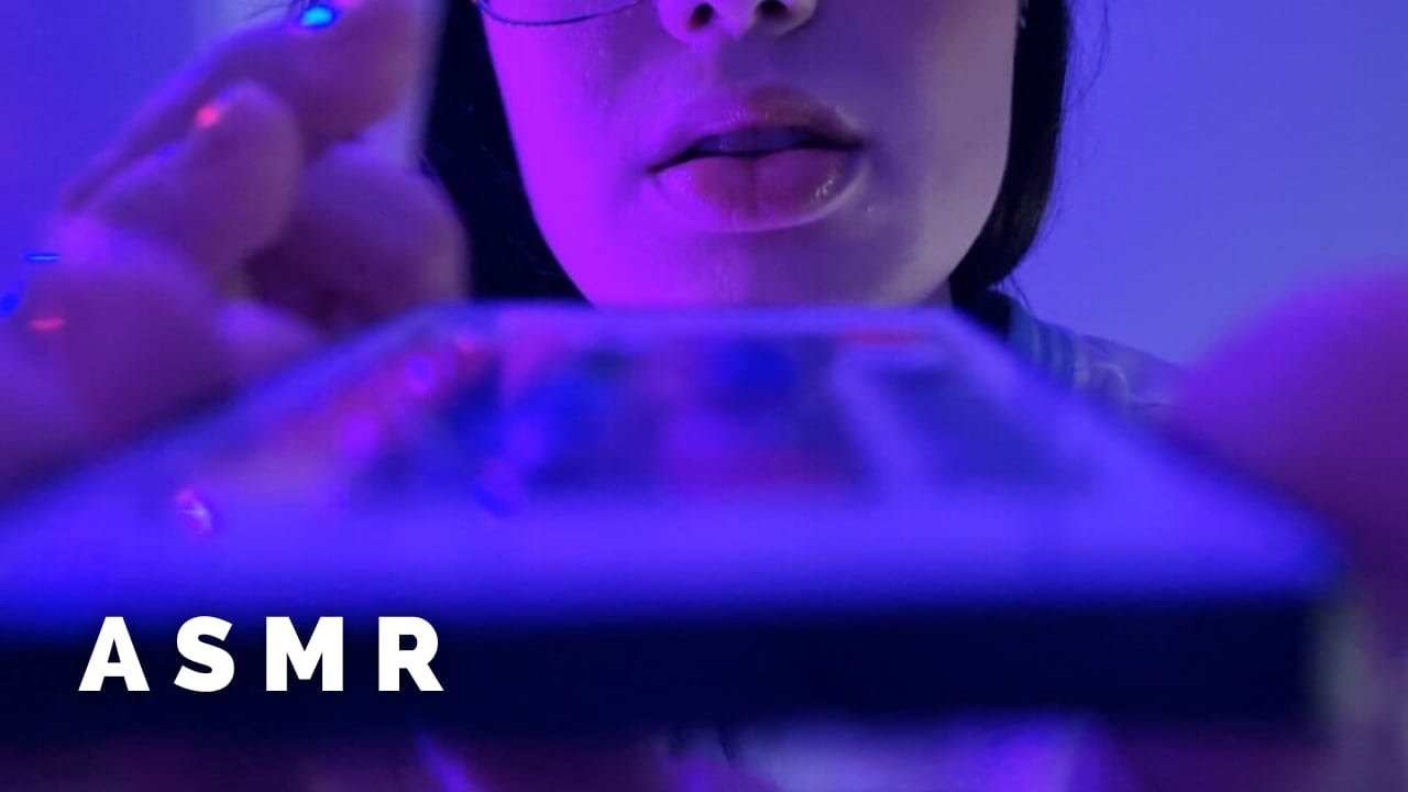 💤ASMR - TRIGGERS DIFERENTES E CALMINHOS (Sussurros, Toque na Tela, Atenção pessoal)😴🤤