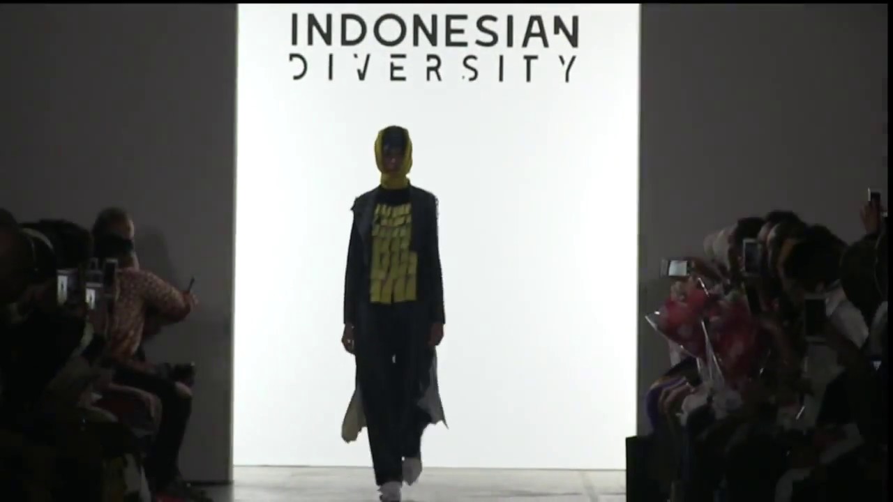 DIAN PELANGI - INDONESIAN DIVERSITY - NEW YORK FASHION WEEK FIRST STAGE S/S 18