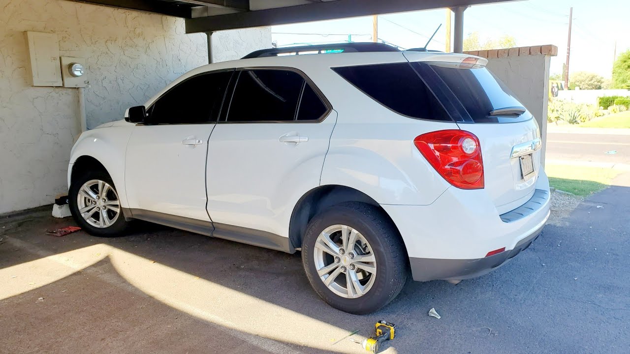 2015 Chevy Equinox 2.4: Как заменить лампу в фарах (передних и задних)
