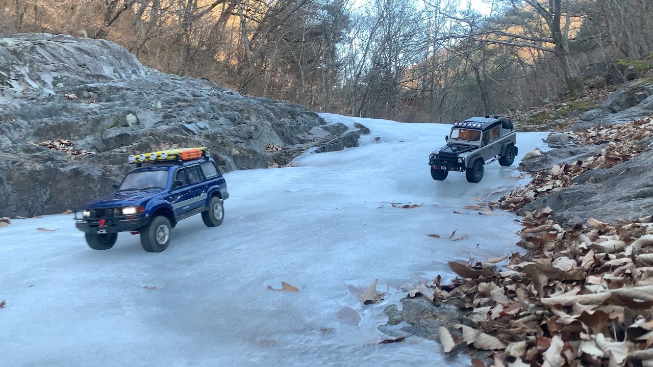 1/10 Scale RC : TOYOTA Land Cruiser LC80(SCX10 III) & Defender Pickup(TRX4) Ice Roads Driving