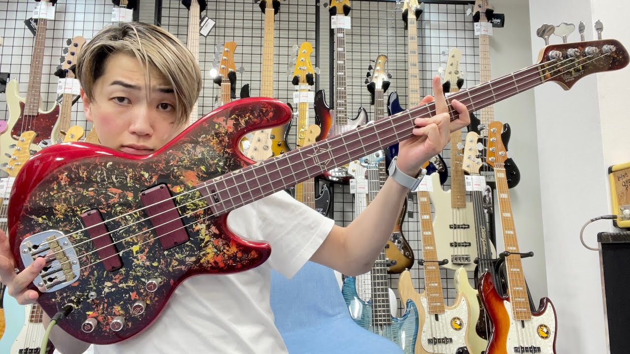 ウクライナのハイブランドValiant Guitarsの新作【TNT-4】