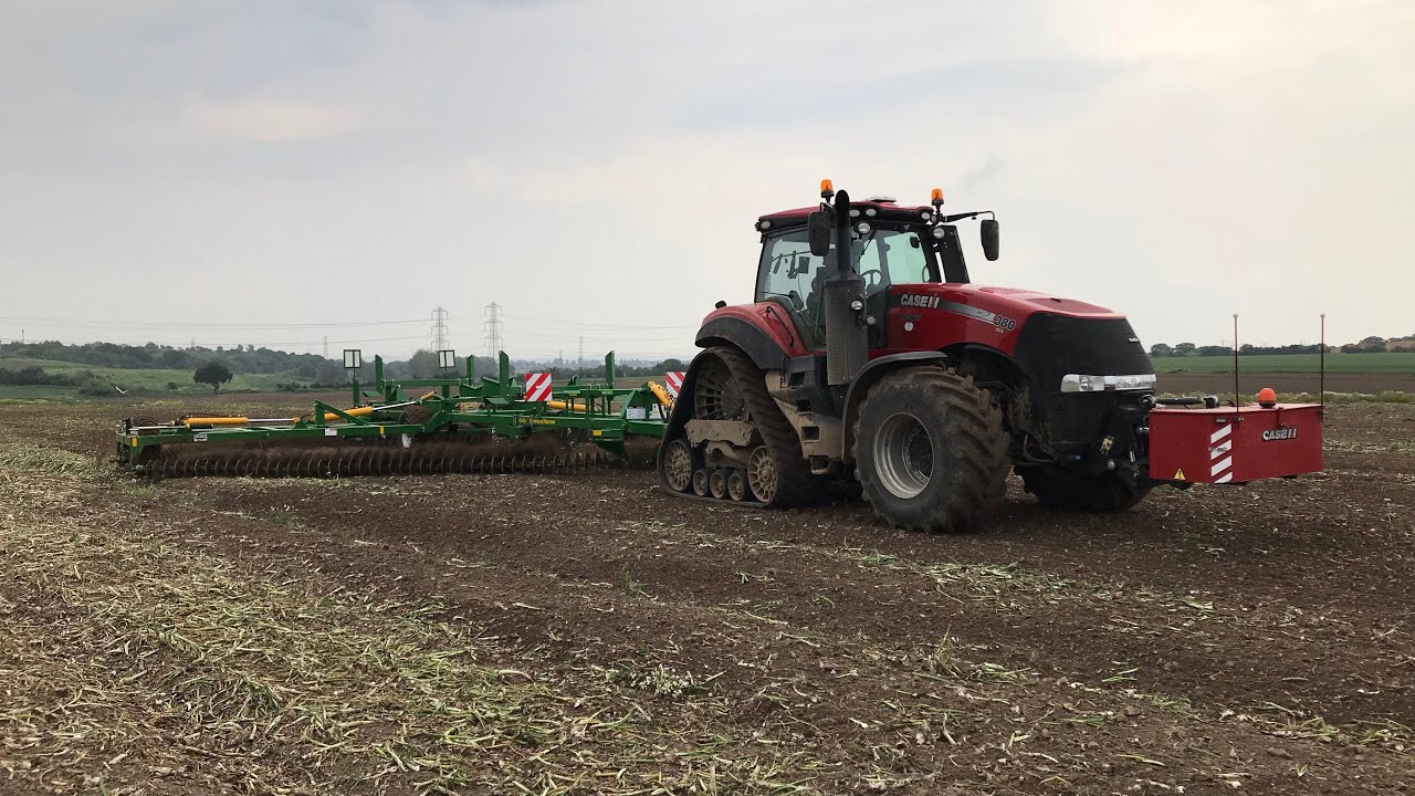 12 Meter Weaving Kelly Harrows & Case IH Magnum Rowtrac 380 CVX