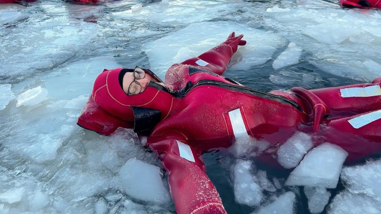 'A sea of emotions' as ice floating trend reaches Moscow | AFP