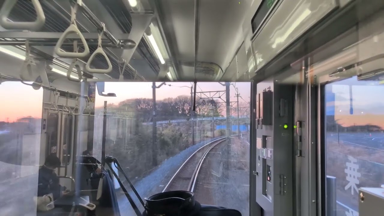 各駅停車西小泉行き