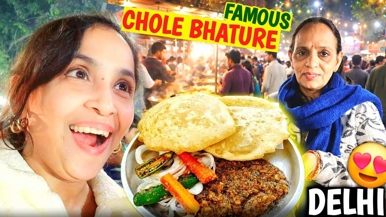 Famous Delhi Street Food CHOLE BHATURE 😍 | Shopping + Masti 🛍♥️