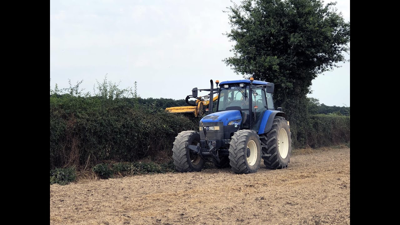 Broyage de haie [New Holland TM140&Epareuse Bonford] Mavic Pro et GoPro