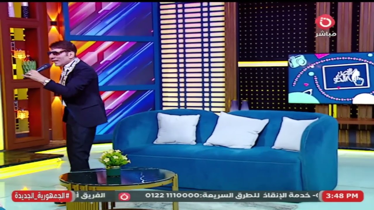 شبيه العندليب عبد الحليم حافظ يقلد مشهد تمثيلي للنجم الراحل