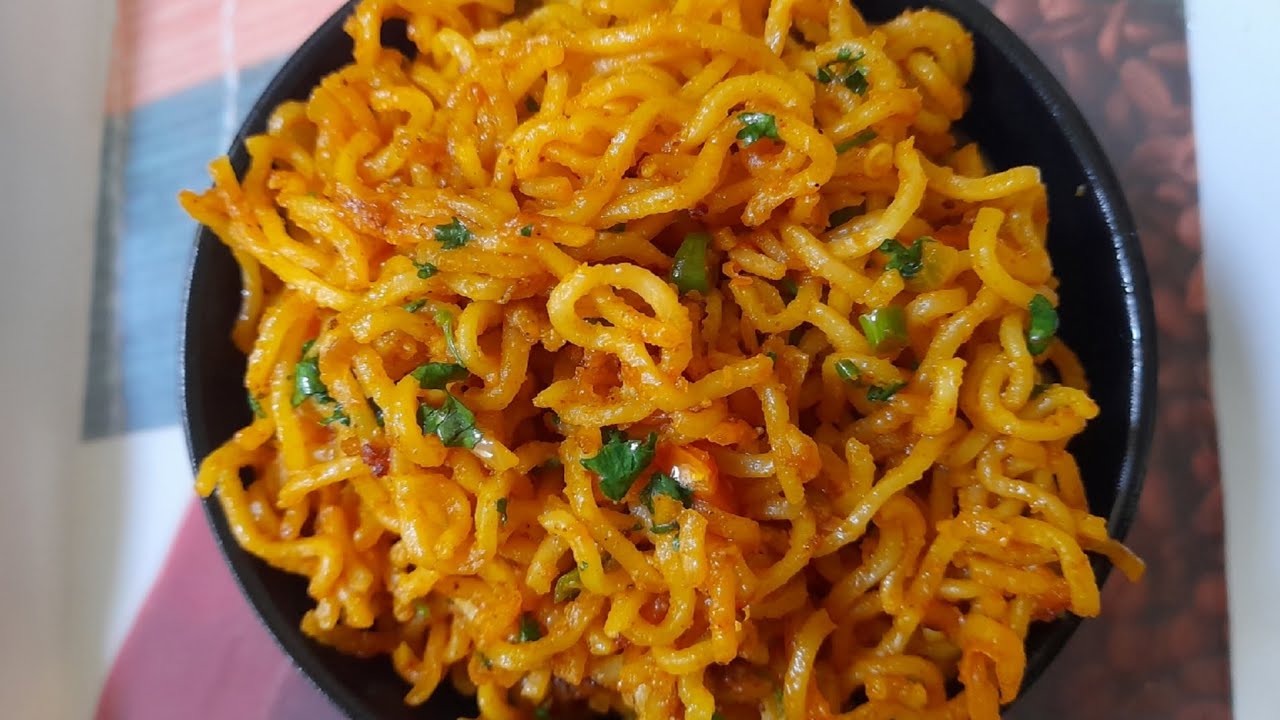 Spicy Maggi Recipe/Maggi Banane ka sabse aasan tarika/Easy Maggi Recipe 😋