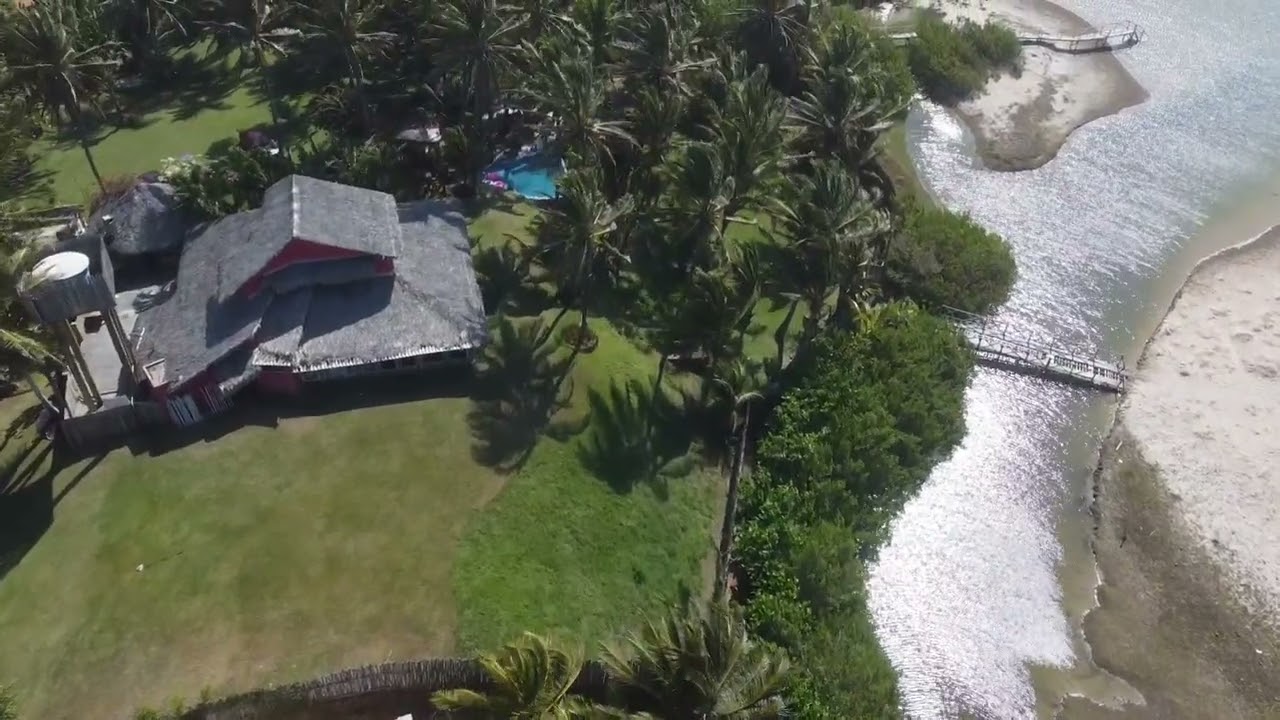 Voando sobre a praia do Coqueiro em Luís Correia Piauí (airtonvilela51@gmail.com)