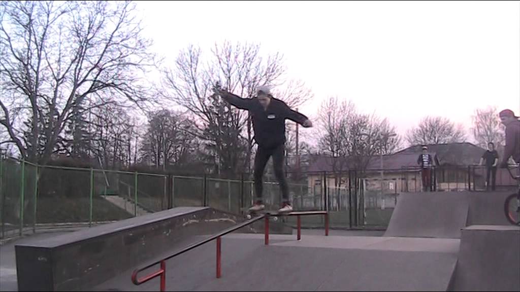 MOV015 3