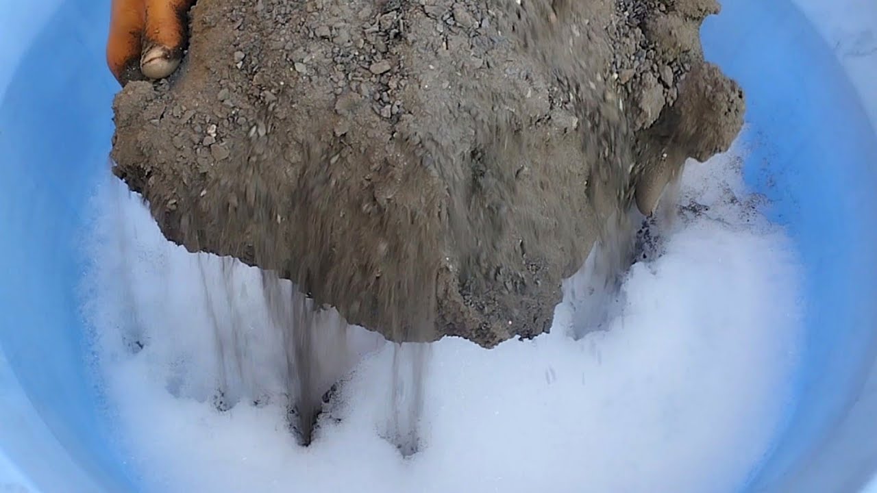 ASMR: Pure Charcoal Crumbling in Foamy Water 💦💦 Extremely Dusty