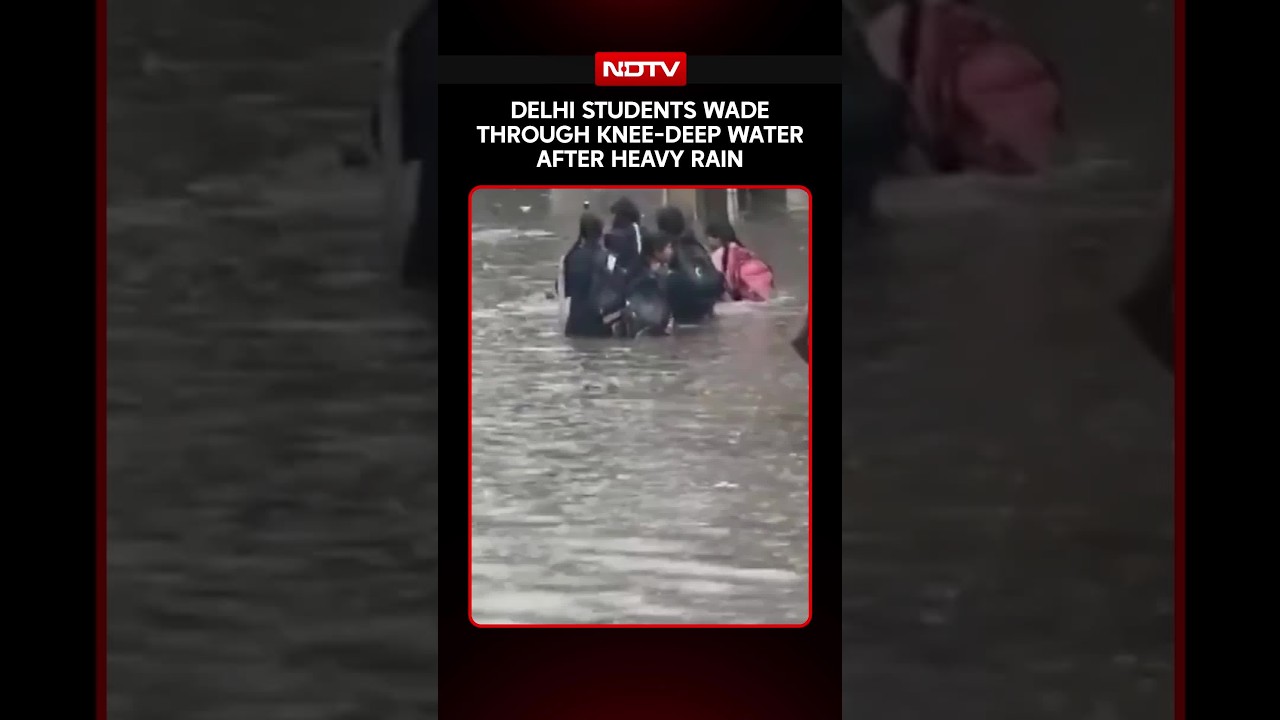 Delhi News | Delhi Students Wade Through Knee-Deep Water After Heavy Rain