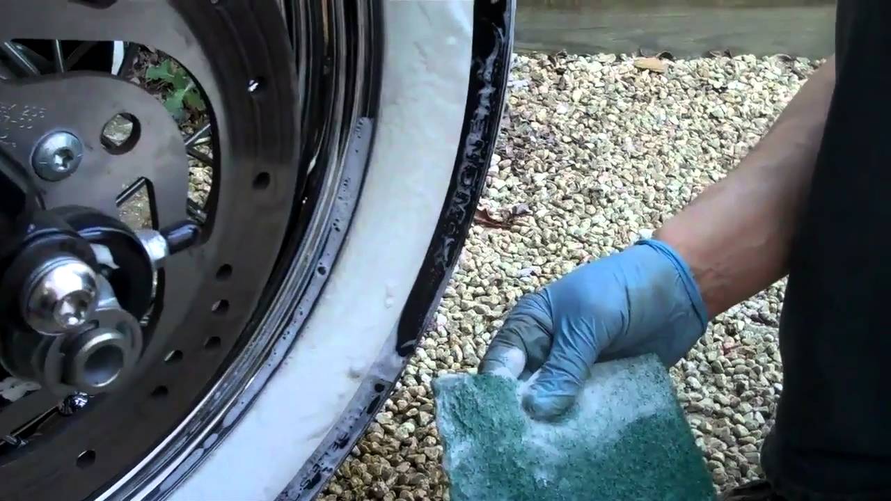 Delboy's Garage, Harley white wall tires cleaning tip
