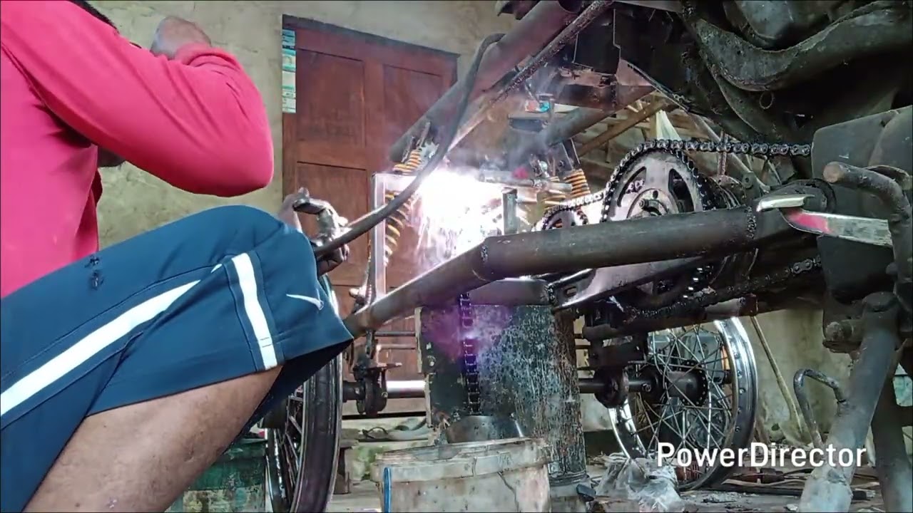 CHANGE GEAR ROD,FOR REVERSE GEAR.