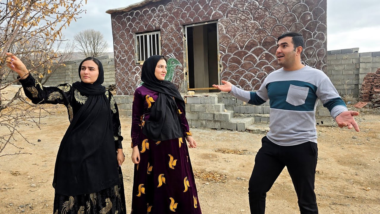 Mojtaba's attention to Azita and Zahra's help to her
