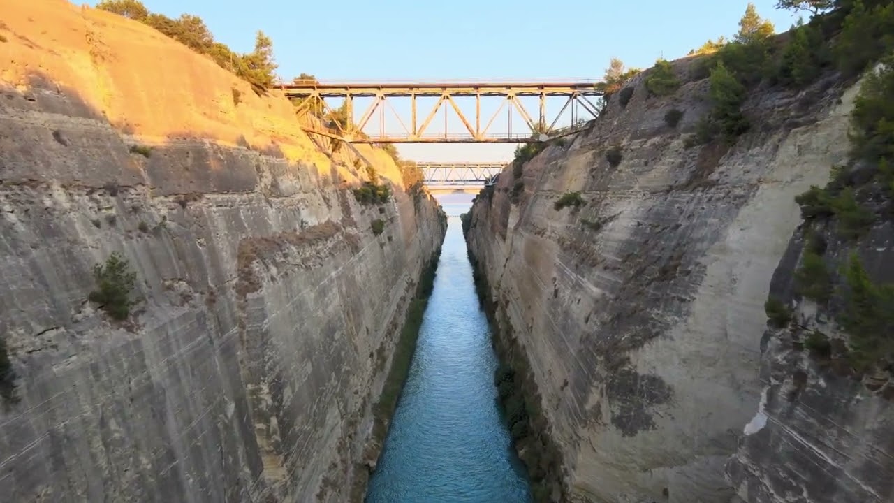 Πετώντας μέσα από τον Ισθμό Κορίνθου! - Flying through the Isthmus-canal of Corinth in Greece