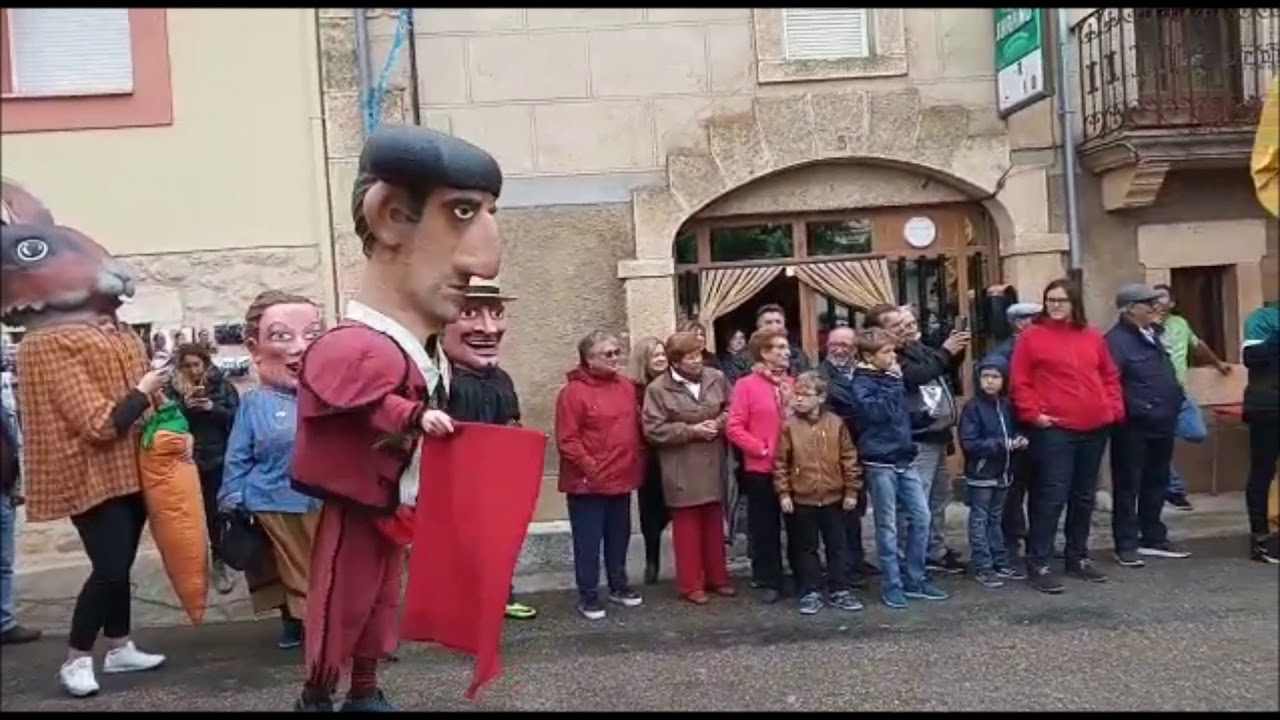 El Pilar 2018.Navares de Enmedio. Gigantes y Cabezudos